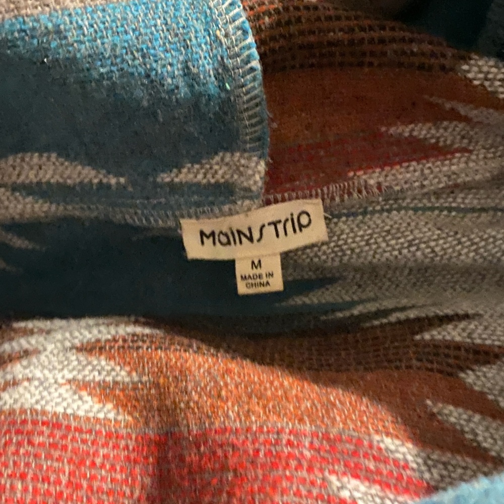 Main Strip Baja Southwestern Pullover - Picture 5 of 6